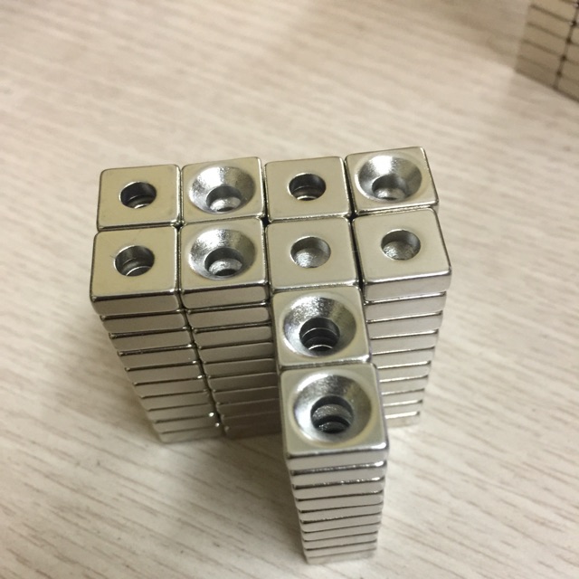 Nam châm 10x10x4 có lỗ