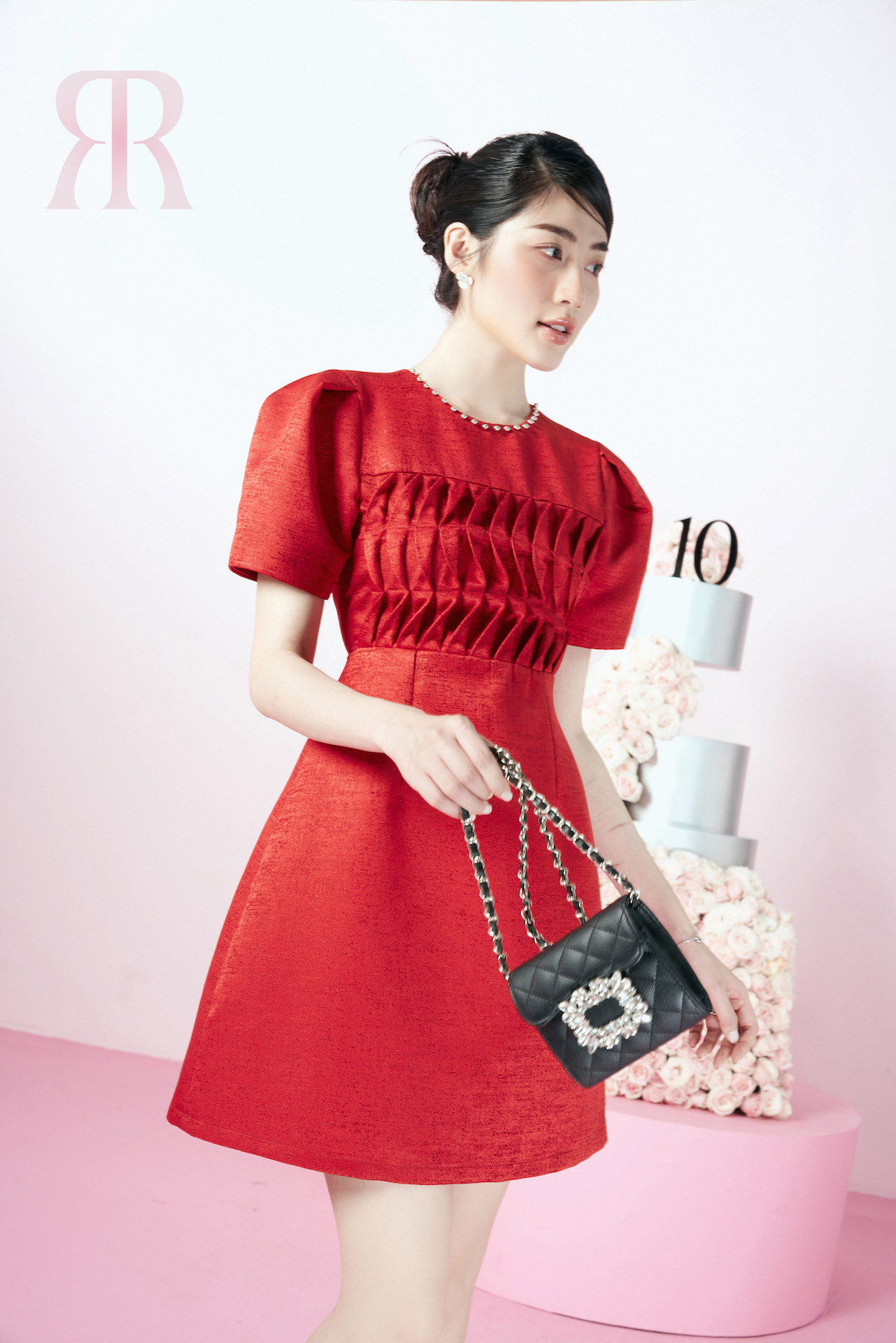 Rập - đầm cổ tròn đính hạt xếp tùng xoè - gem 01 đỏ