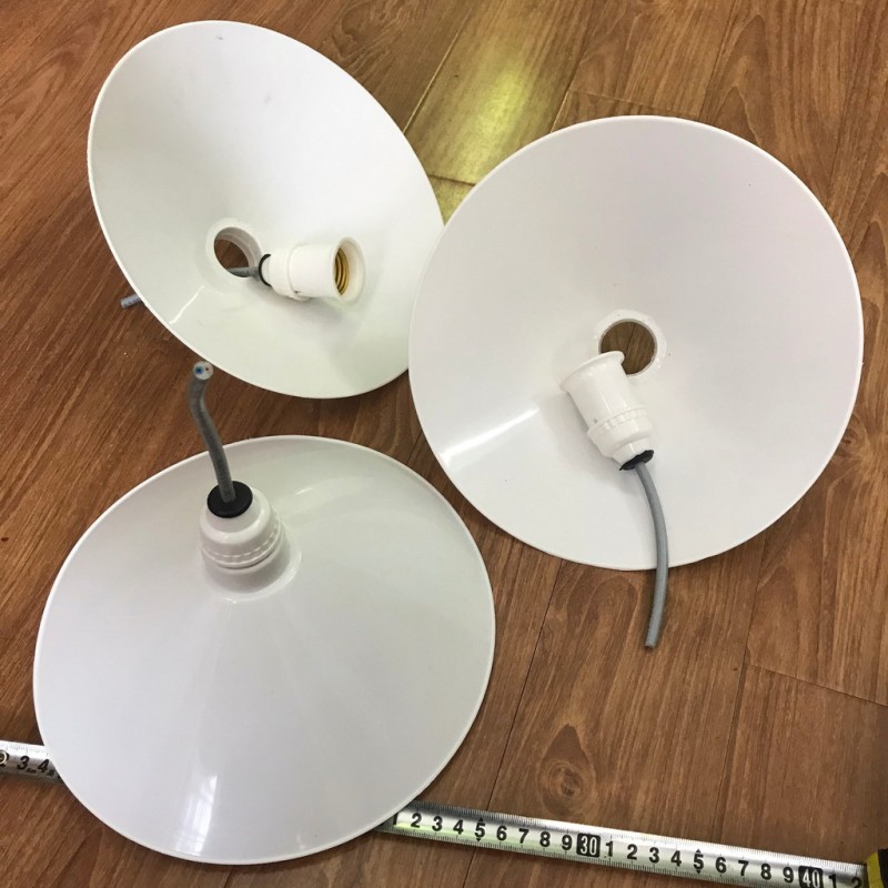 Chao đèn Chóa đèn nhựa trắng ngoài trời 25cm và đui E27 Kín nước