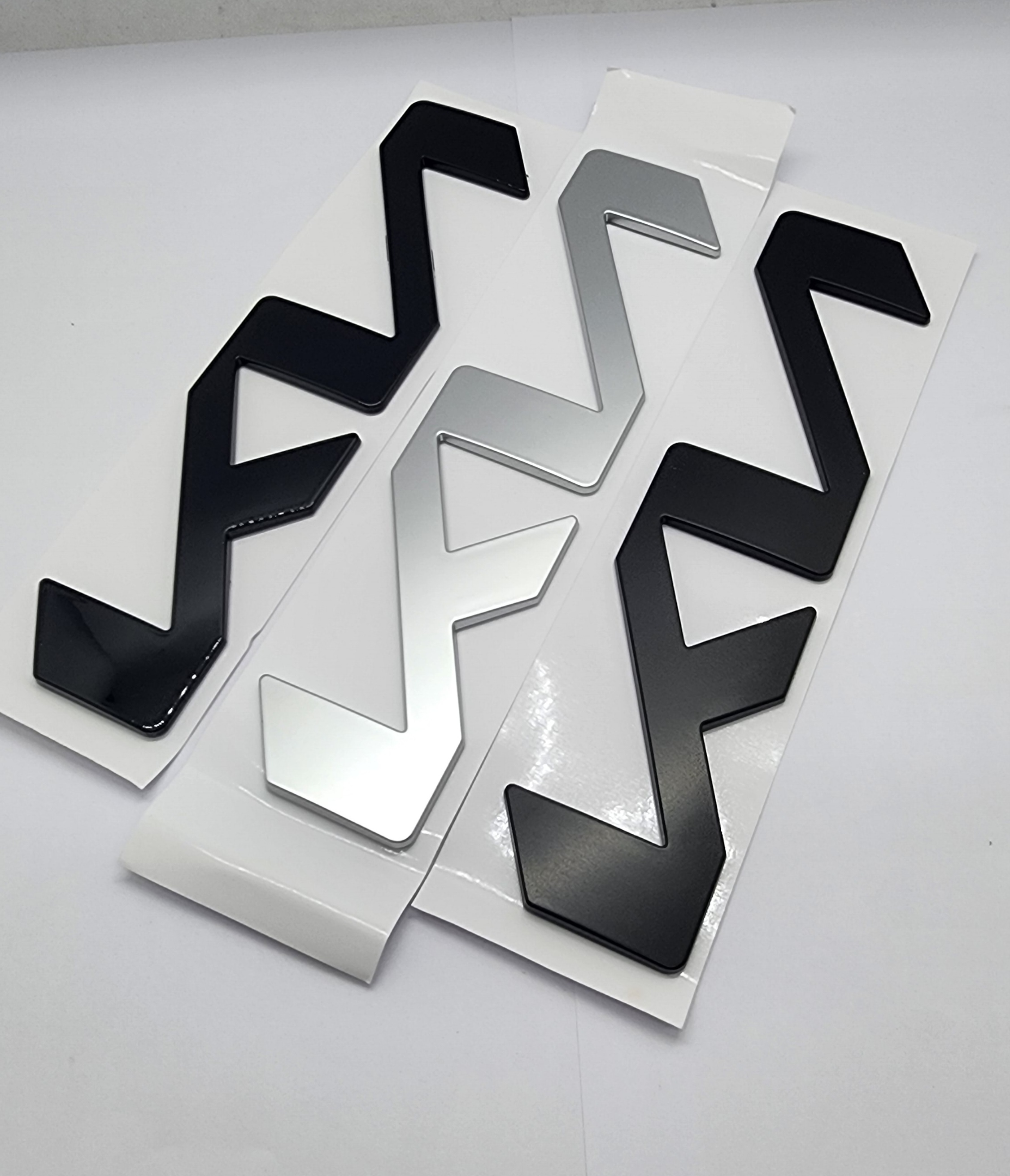 Logo chữ KIA mới 2022 (17x4cm)