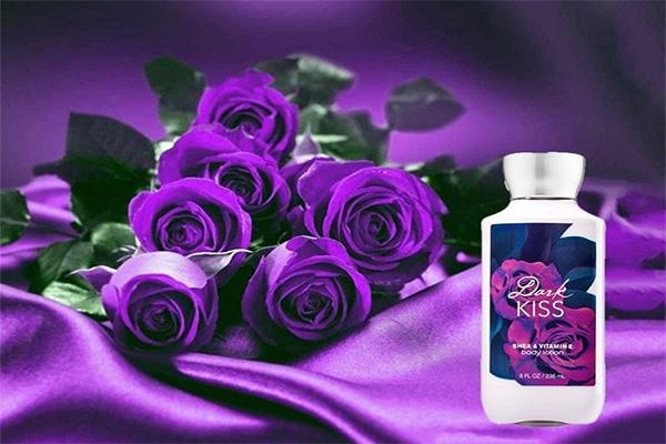 Dưỡng Thể Bath & Body Works - Dark Kiss 236ml