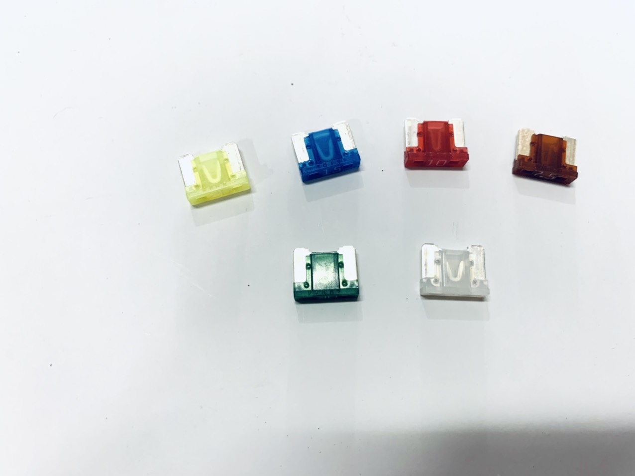 Cầu chì dẹp chân cụt  Toyota ( hàng bãi tháo xe )