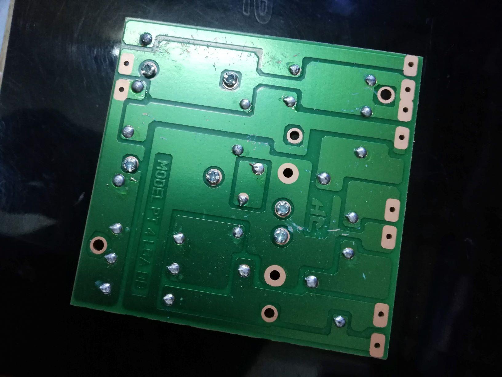 2 mạch phân tần 4 loa HC (2 bass 1 mid 1 trep)