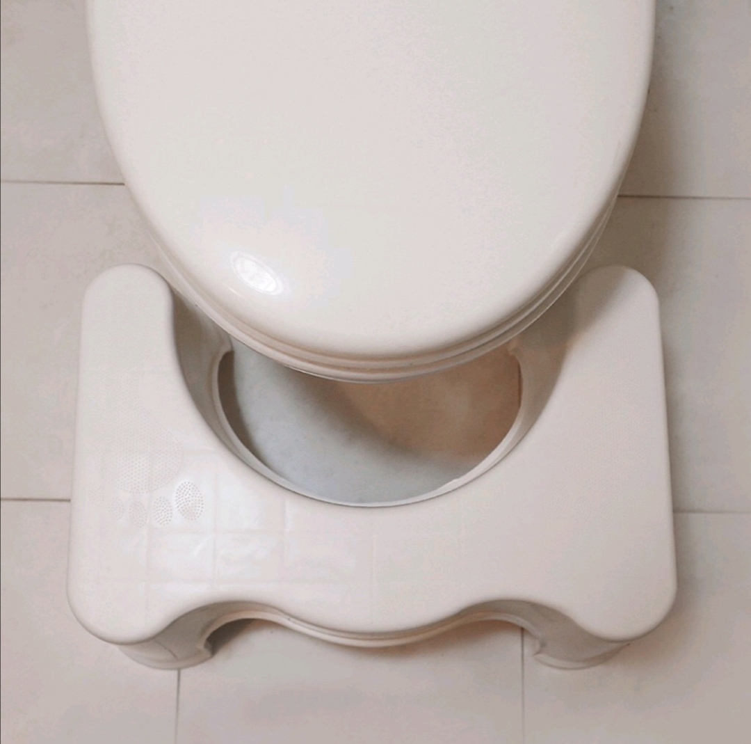 GẾ KÊ CHÂN HỖ TRỢ VỆ SINH VIỆT NHẬT
