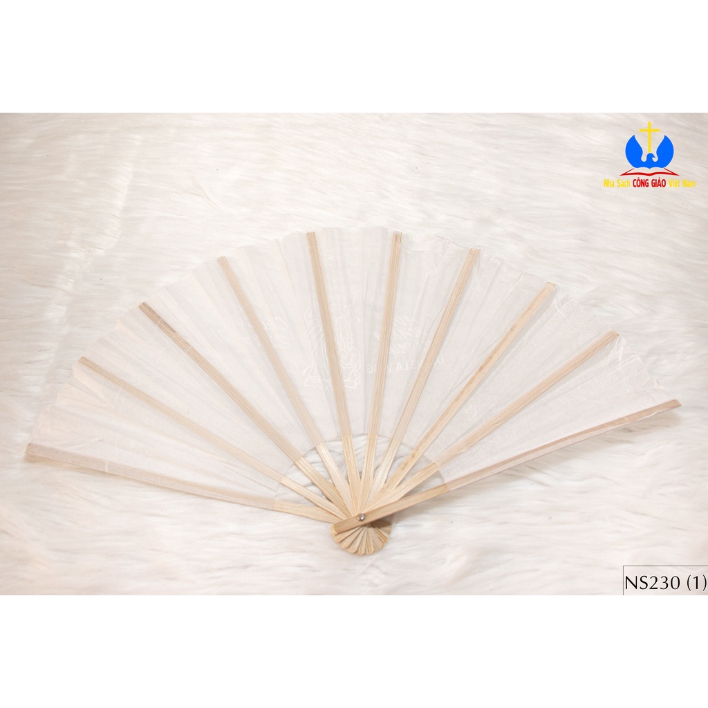 Quạt giấy xếp cầm tay nan tre màu trắng NS230
