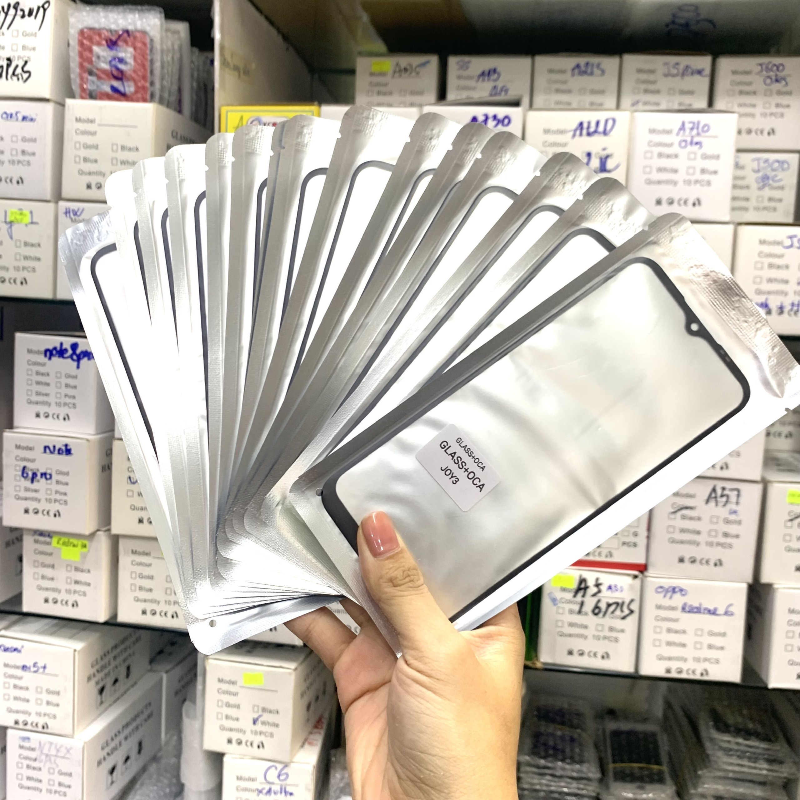 Kính liền keo Oca Vsmart Joy 3
