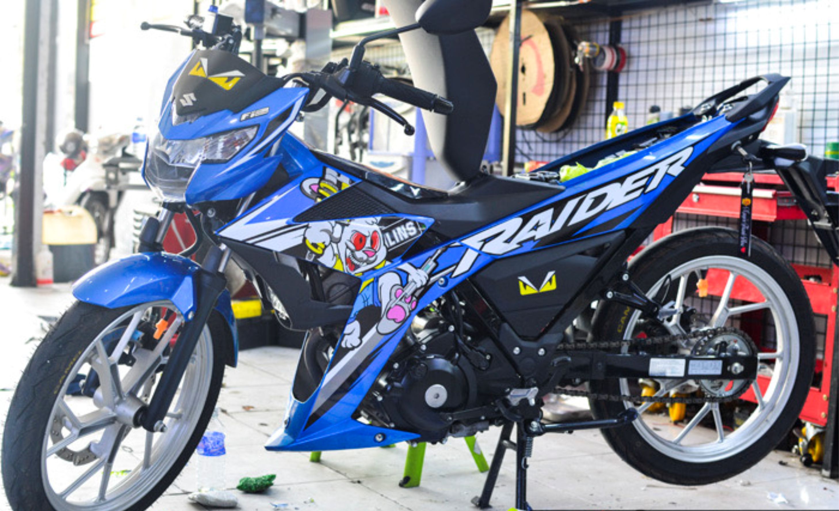 Tem rời satria fi thỏ cầm phuộc