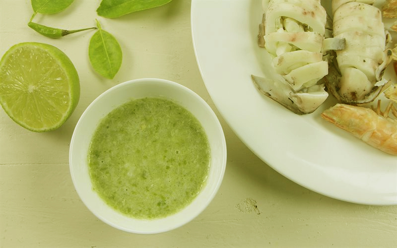 Nước chấm muối ớt xanh Việt Chef- chấm hải sản can 2L