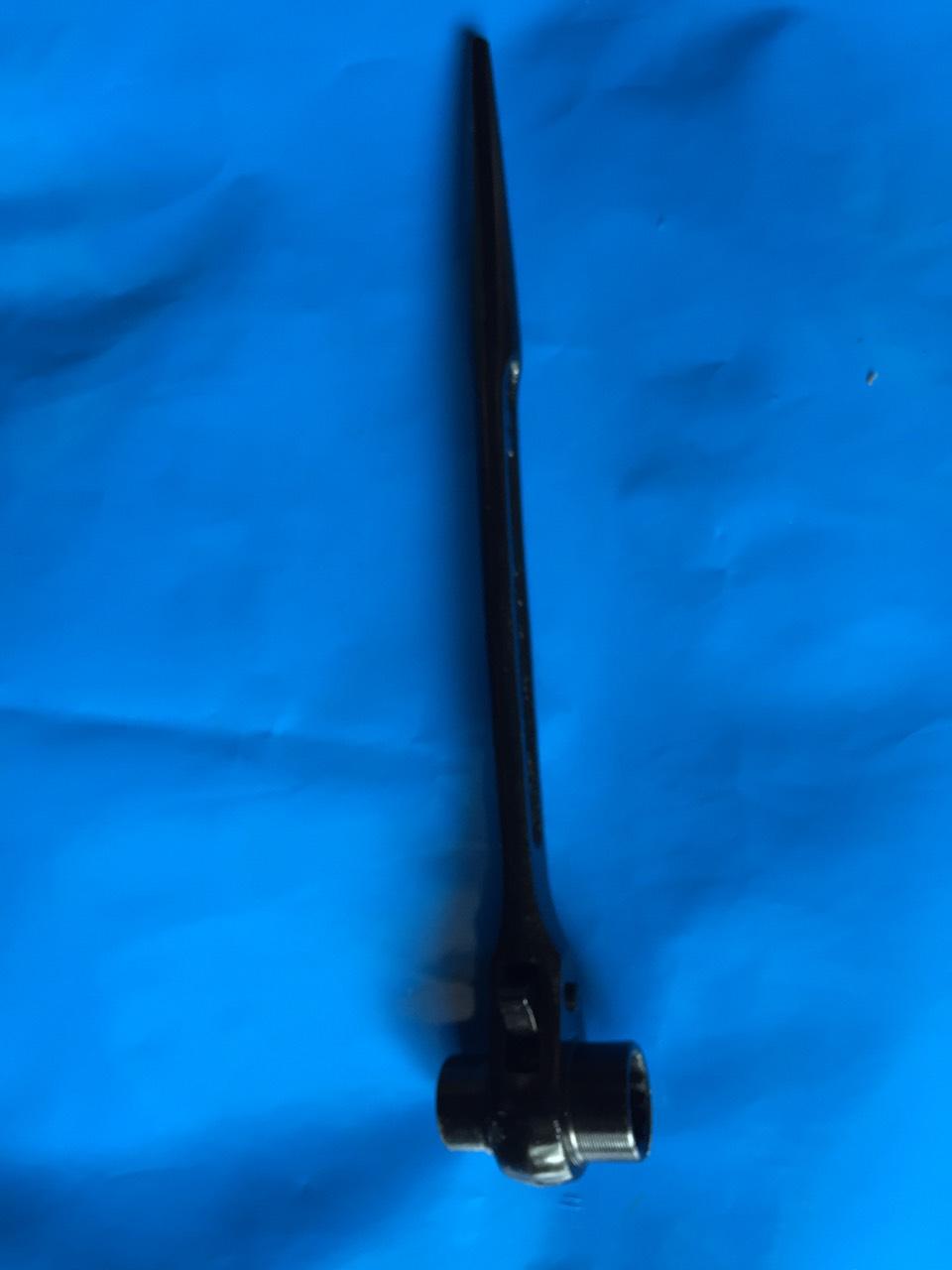 Cờ lê tự động 30-32mm; cà lê đuôi chuột; co le tu dong