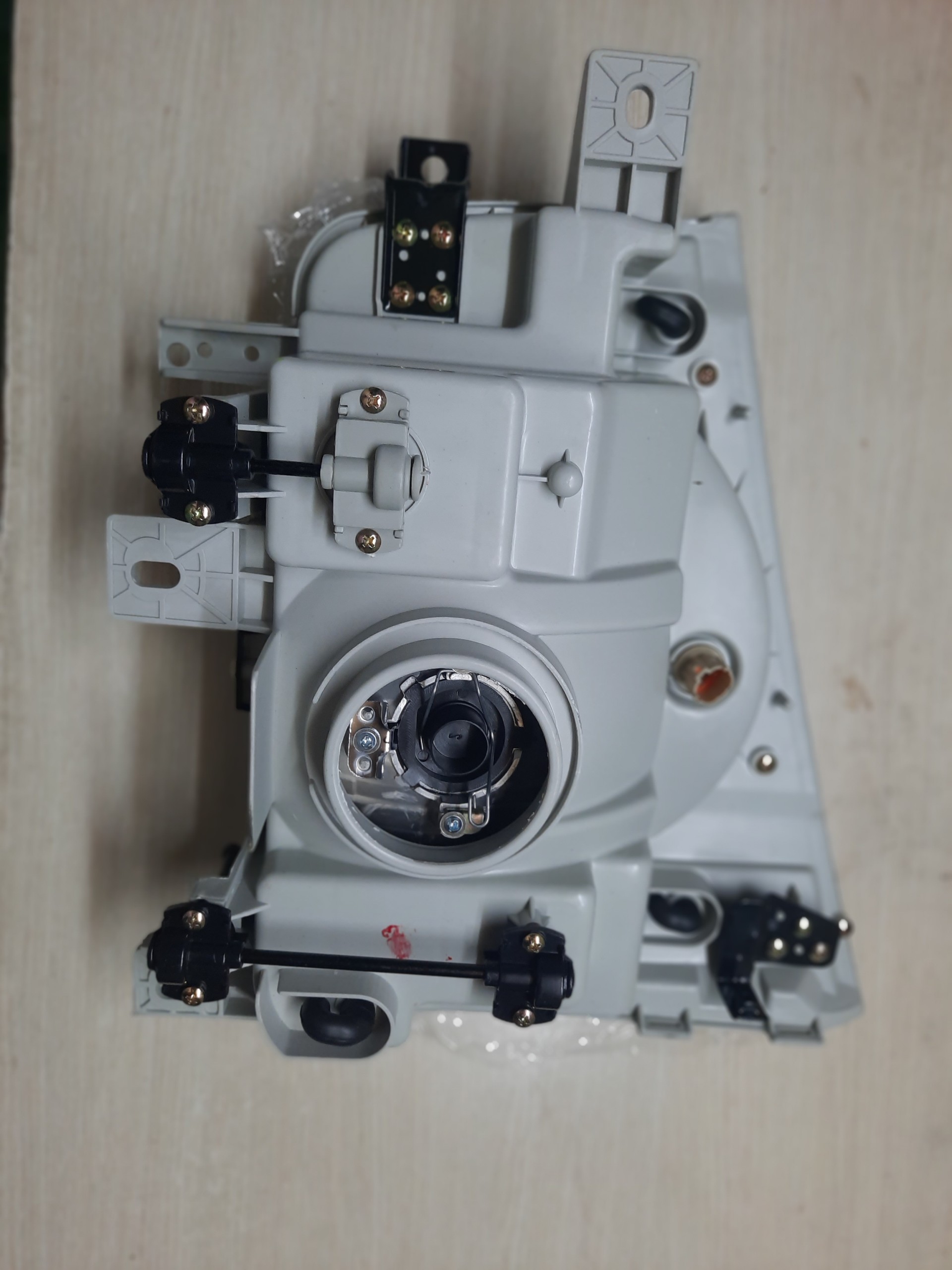 ĐÈN PHA XE TẢI HYUNDAI HD65/ HD72/ HD80