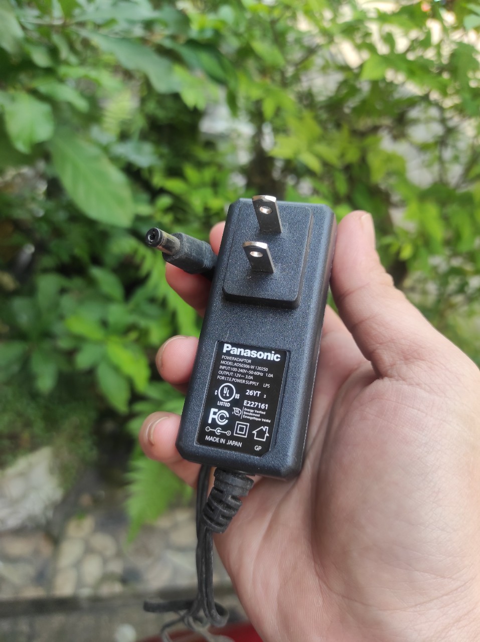 Bộ Chuyển Đổi Nguồn Điện với Đầu vào: 12V/24V 1200MA , Đầu ra: 220V 50/60Hz , an toàn khi sử dụng - Điện Lạnh Thuận Dung