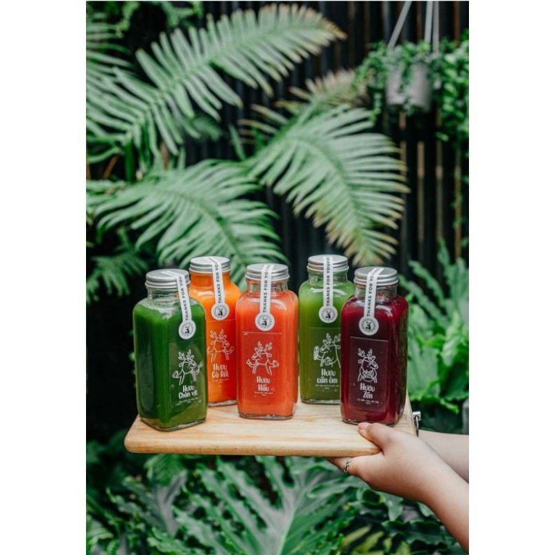 Chai thủy tinh vuông 250ml nắp bạc
