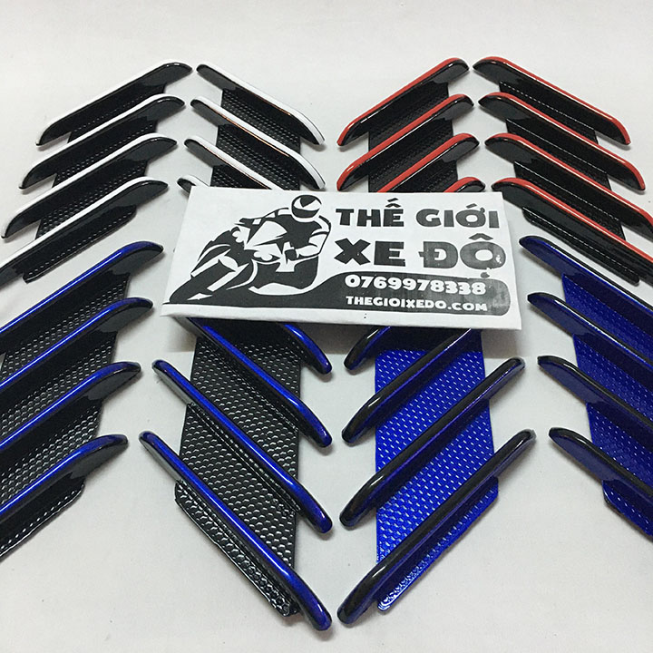 Cặp mèo cào dán xe máy