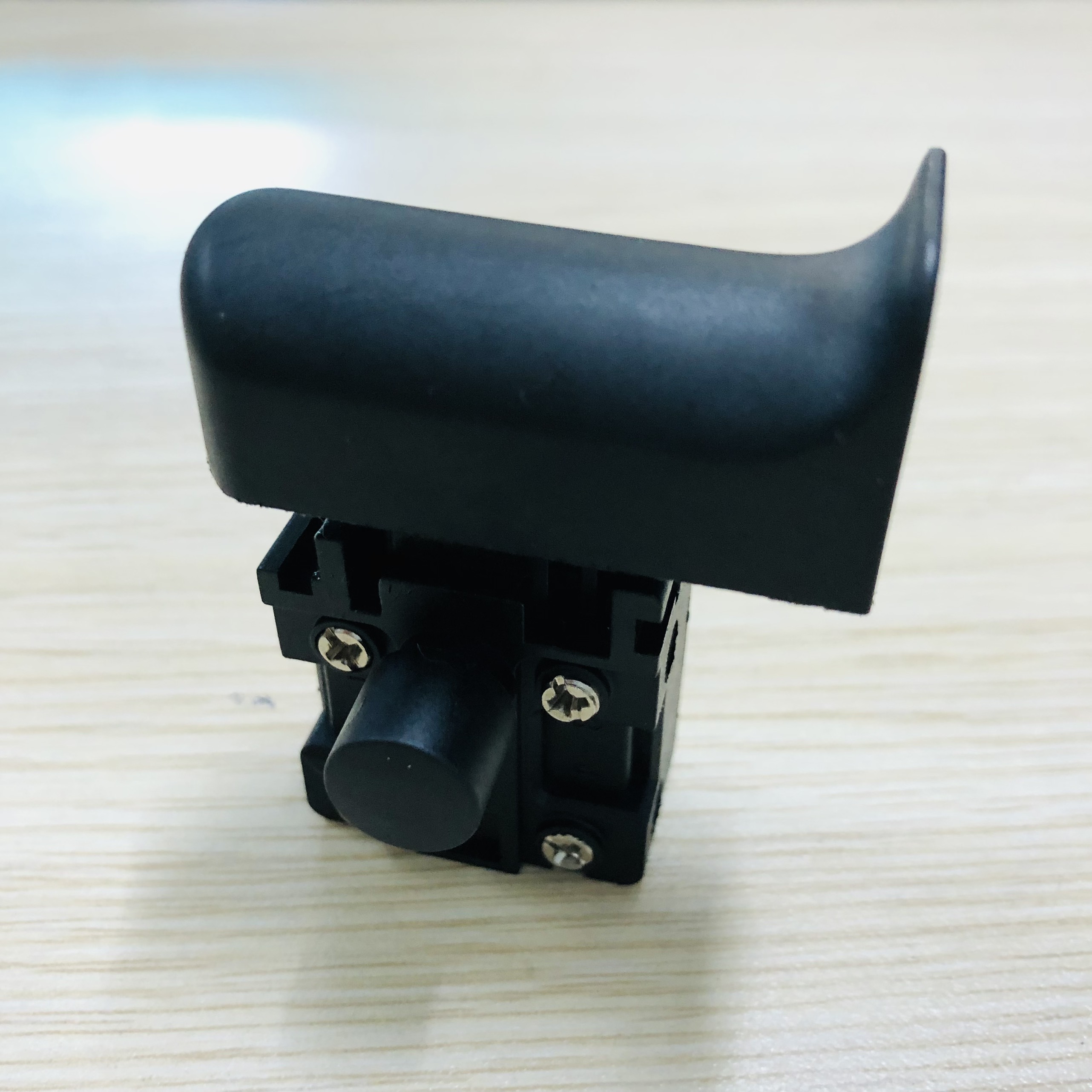 Công tắc máy chà nhám tường kiểu bóp M8-10/2D