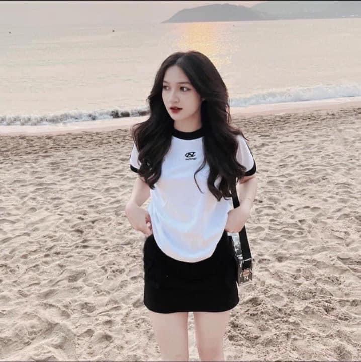 Áo thun babytee cổ tròn thêu chữ N phối viền tay, Áo phông form vừa co dãn kẻ sọc tay phong cách thể thao GUU