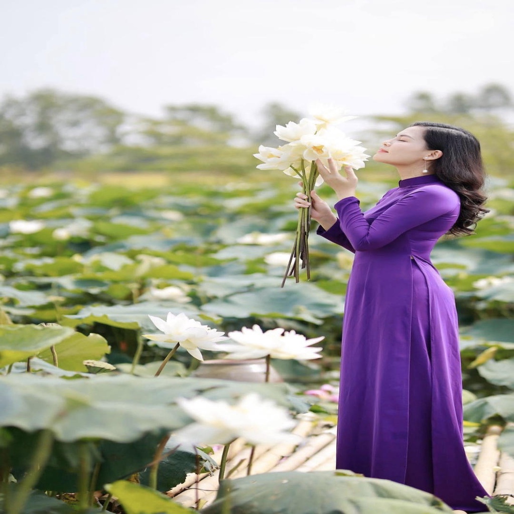 Áo dài trơn truyền thống màu Tím huế 4 tà kèm quần 2 lớp, Lụa chiffon dày dặn, co giãn 4 chiều giá rẻ tận xưởng Áo dài Ngọc Trang