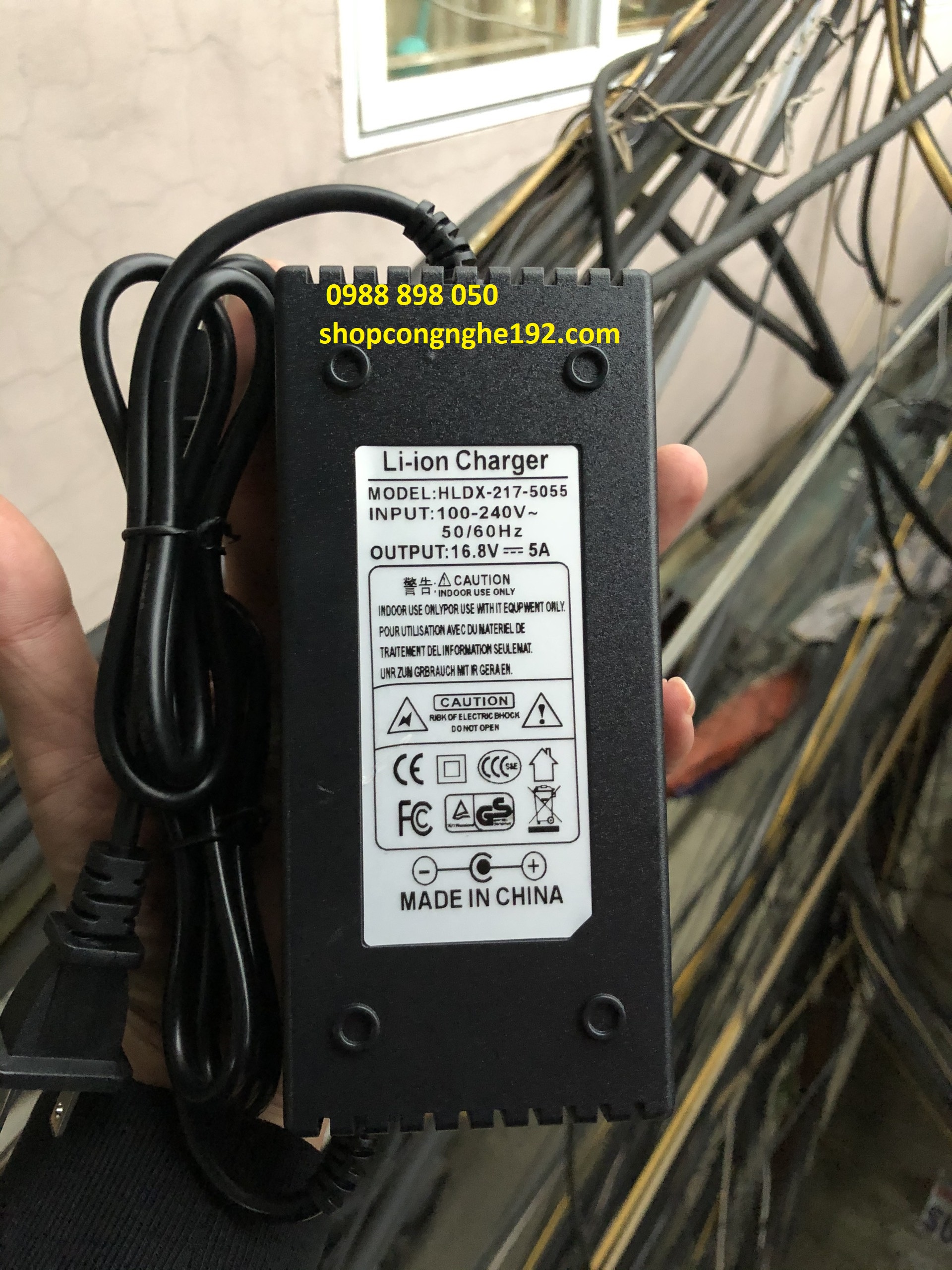 Sạc 16.8v 5a dùng cho pin lithium-ion 14.4v 14.8v 16v loại tốt