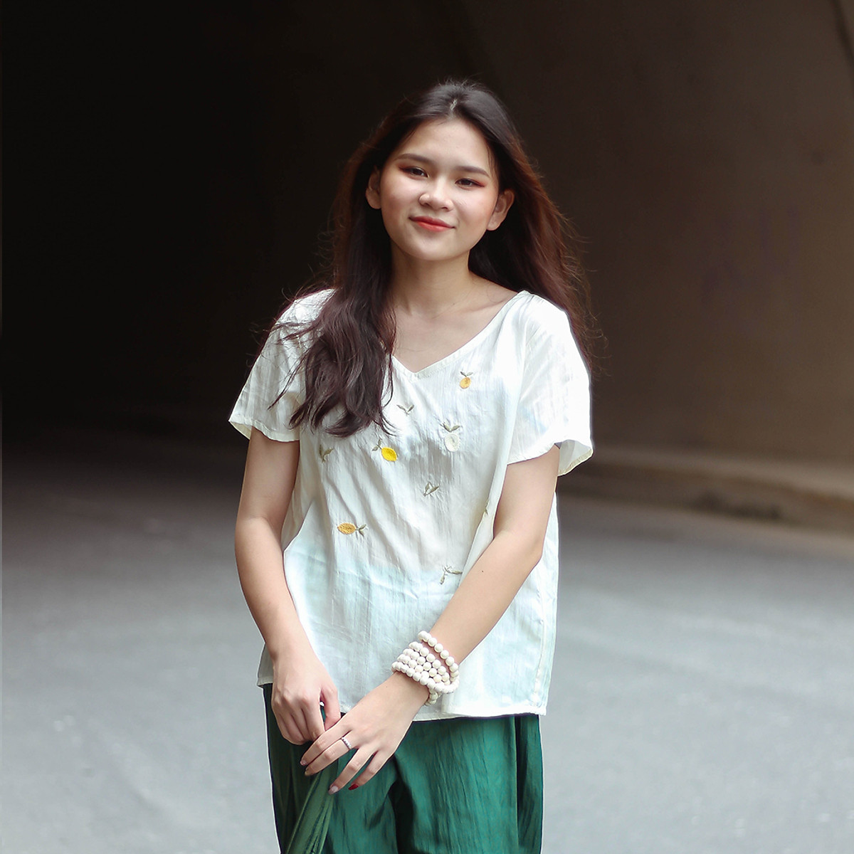 Áo Lụa Tơ Tằm Cổ Tim Thêu Tay