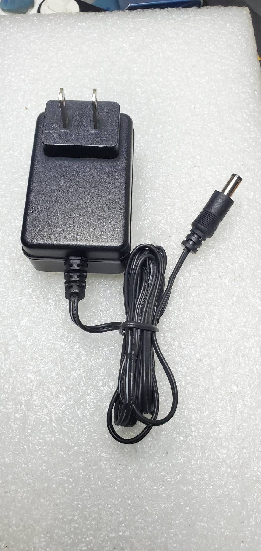 Nguồn Adapter 12V2A - Jack 5.5mm x 2.1mm (rãnh) - Sạc 12V 2A dùng cho camera, máy chấm công,...