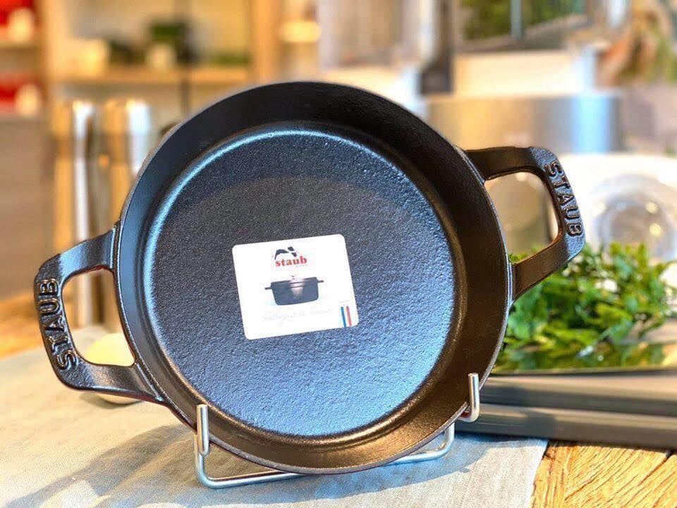 Chảo gang staub nướng bỏ lò 16cm