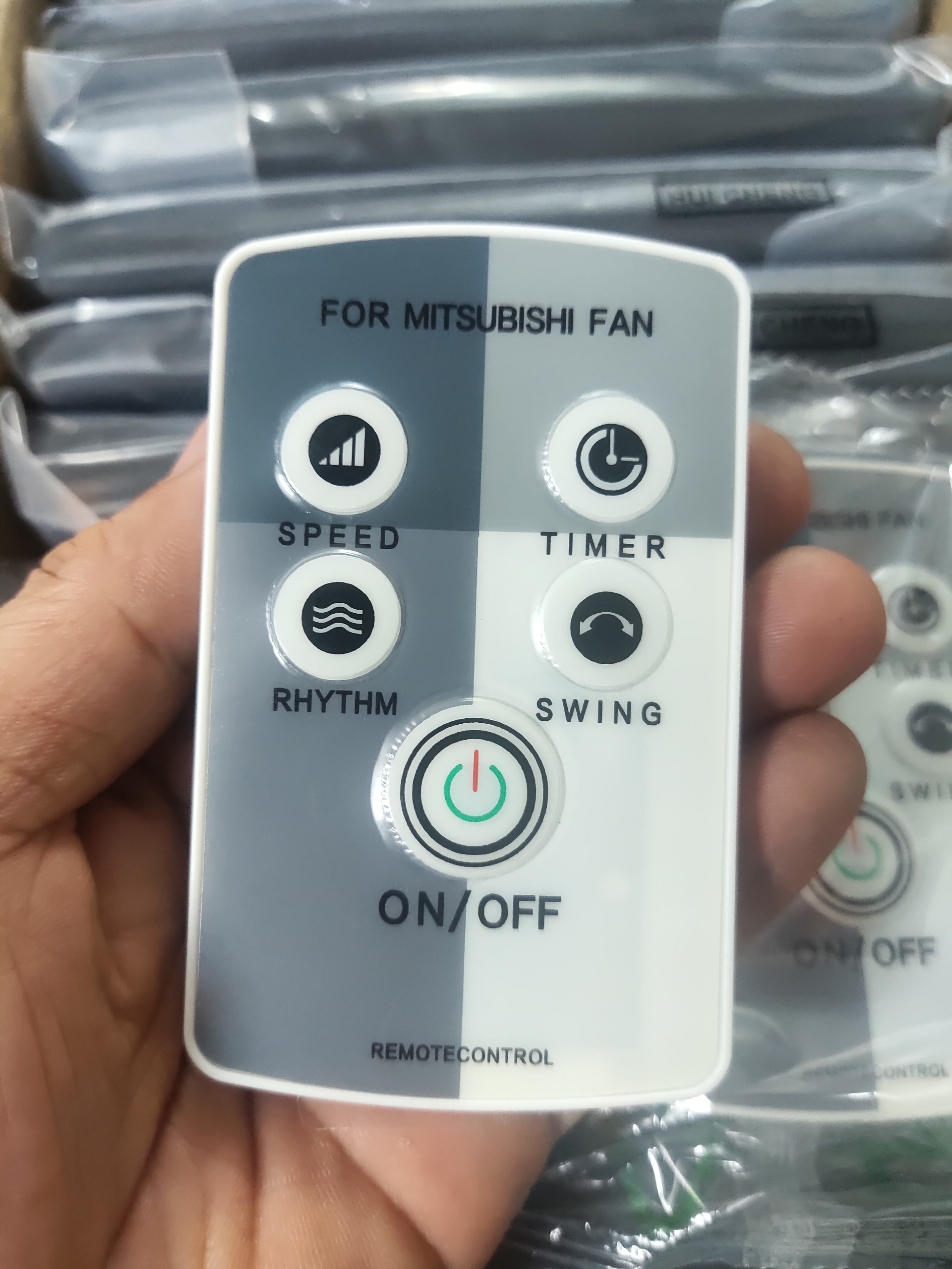 Điều khiển quạt mitsubishi- đã có sẵn pin