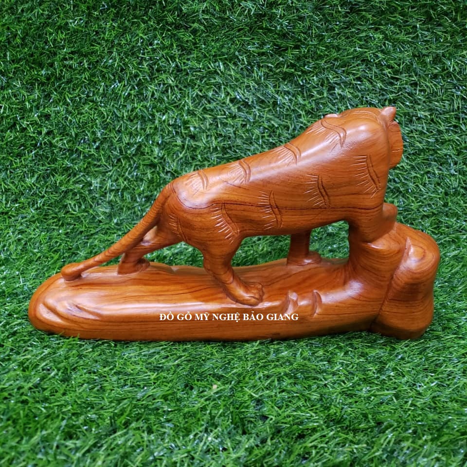 Tượng con hổ gỗ hương dài 30 cm