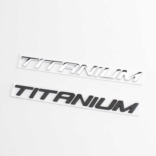 Logo TITANIUM Dán xe địa hình ford everest SS55