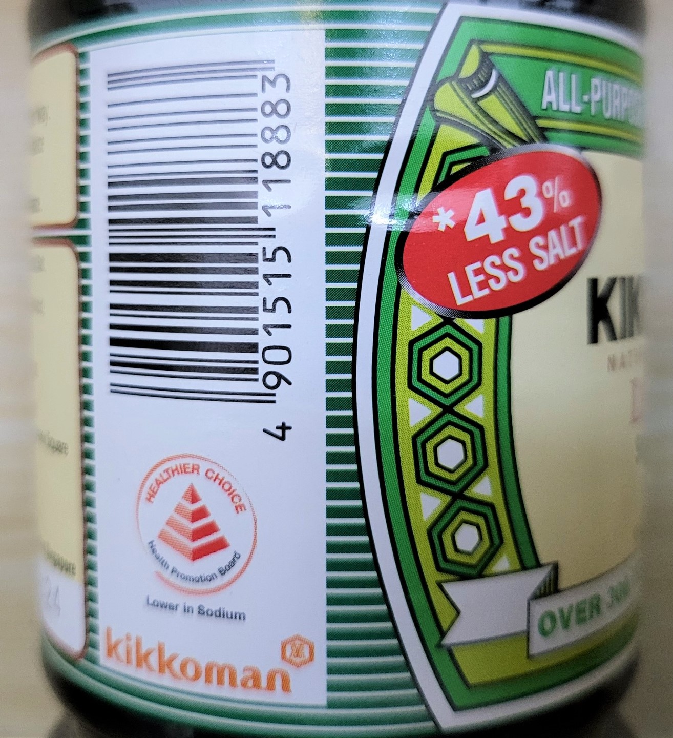 KIKKOMAN (chai XANH LÁ 600ml) NƯỚC TƯƠNG ÍT MUỐI 43% Less Salt Soy Sauce