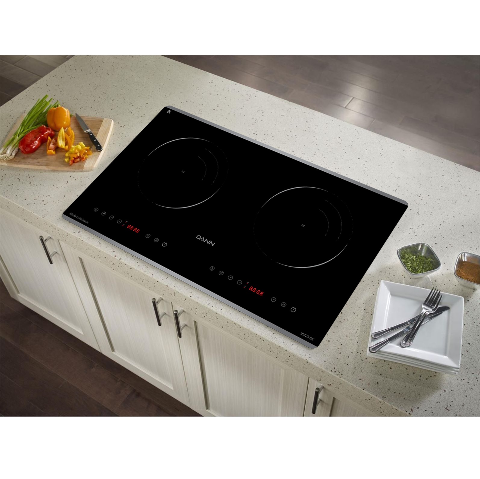 Bếp từ Dann IB323 BK