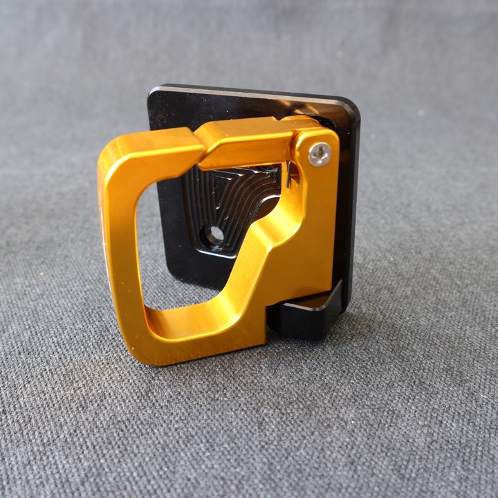 Móc treo đồ xe máy nhôm CNC cao cấp găn xe các đời xe SH, SH mode (màu vàng)