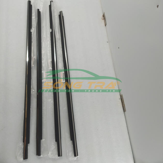 NẸP CHÂN KÍNH ALTIS (GIÁ 1 BỘ)