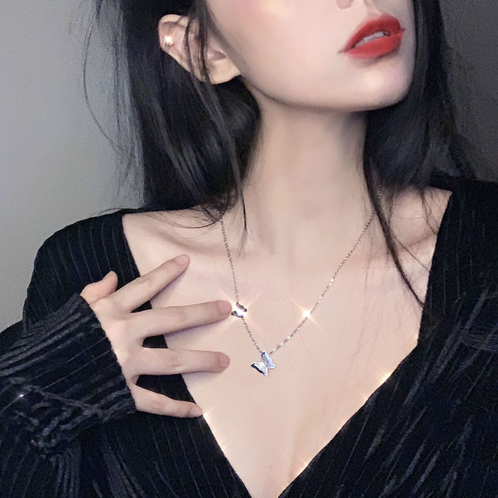 DÂY CHUYỀN TITAN Hình CON BƯỚM Nữ tính