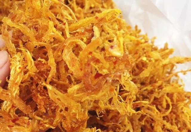 Khô Mực Xé Sợi Tẩm Vị Siêu Cay Lon Pet