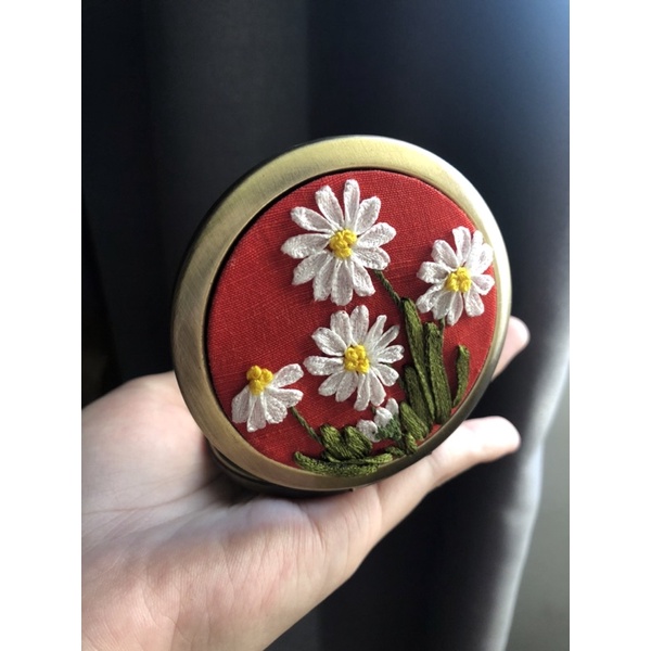 Gương thêu handmade(mini nắp gập)