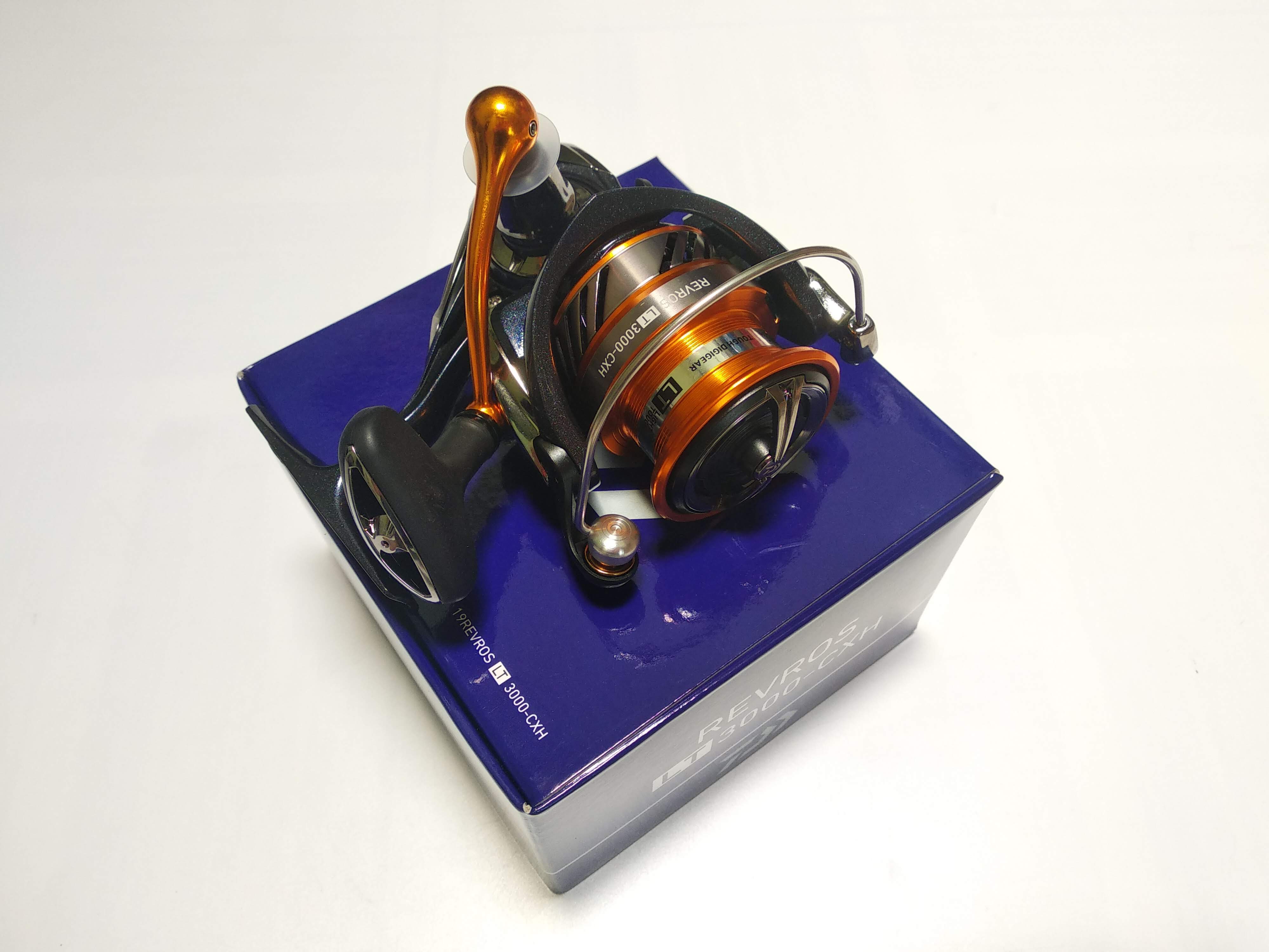 Máy Câu Cá Daiwa Revros LT 3000-CXH - Máy Đứng
