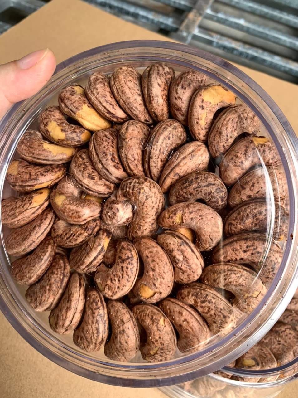 Hạt điều cồ xếp hoa rang muối chưa bóc vỏ(500g)