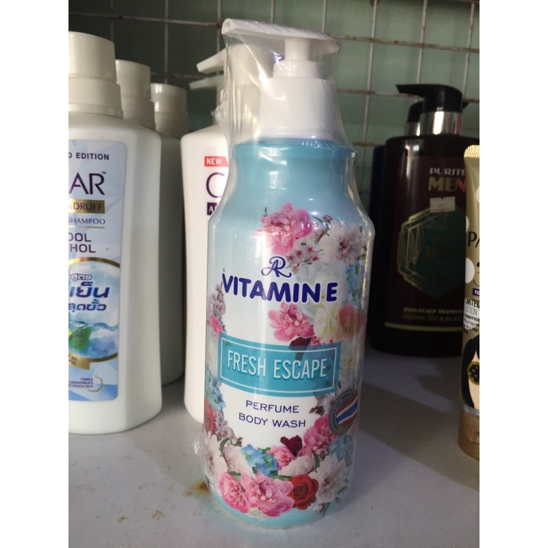 Sữa Tắm Dưỡng Ẩm Trắng Da Vitamin E Thailand