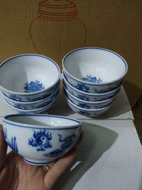 Bát cơm cúng trên ban thờ