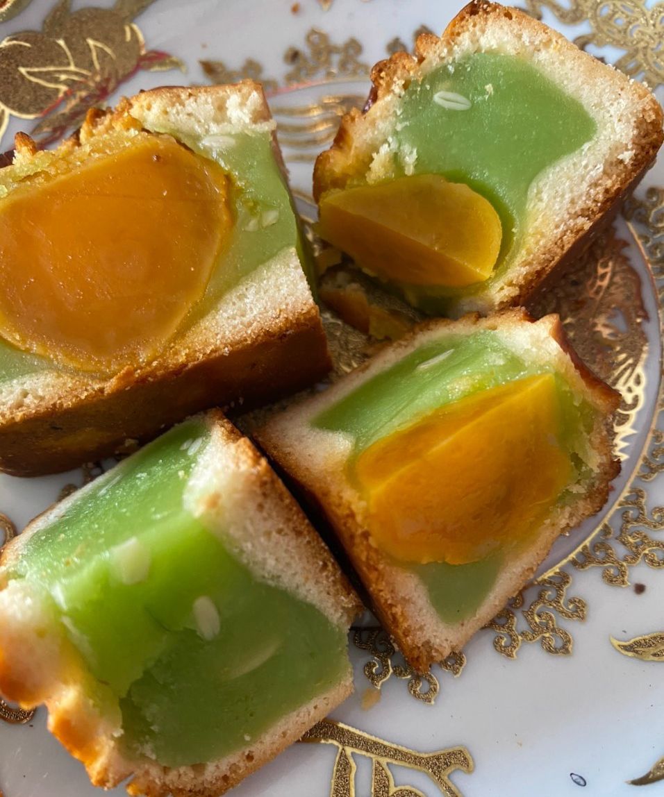 [HCM] Bánh trung thu nhân LÁ DỨA HẠT DƯA (2 trứng 200gram) Tân Dân Lợi