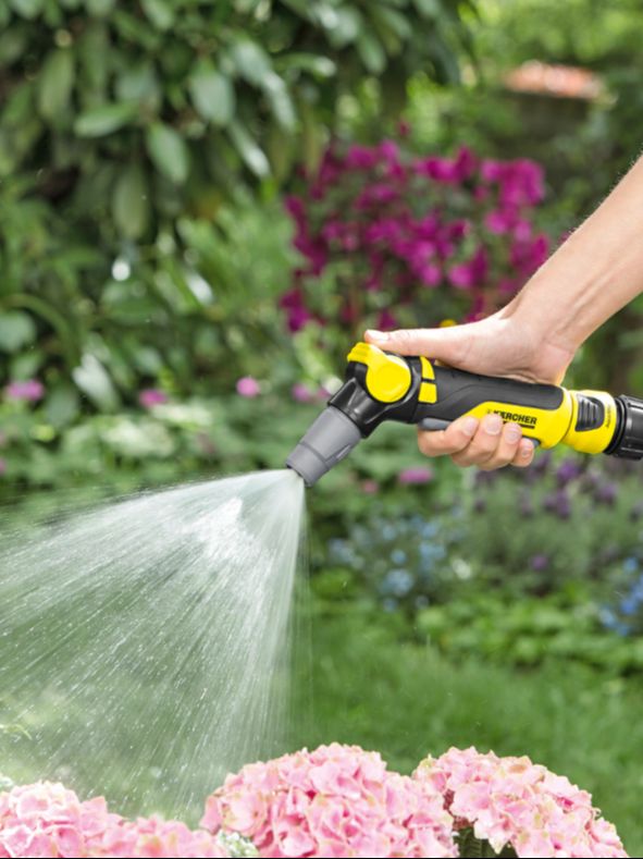 Vòi tưới cây Karcher Plus, 2 kiểu phun tia thẳng và phun hình nón, điều chỉnh lượng phun tưới, có khóa tay cầm