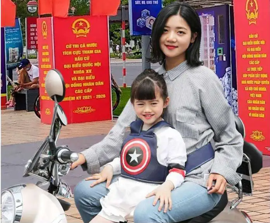 ĐAI XE MÁY AN TOÀN CHO BÉ