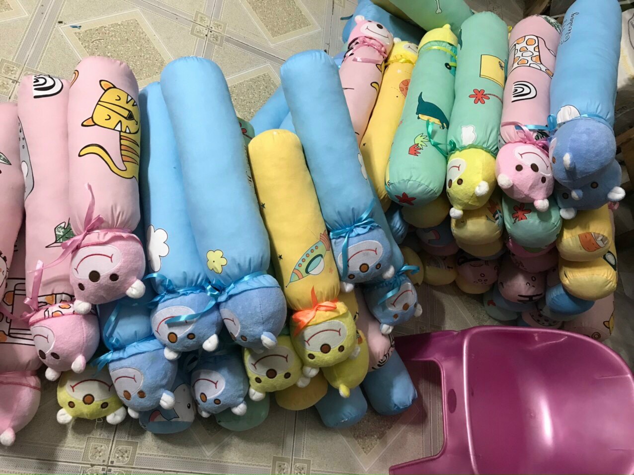 Gối ôm cho bé  ( gối ôm 6 tấc, hàng Việt Nam)