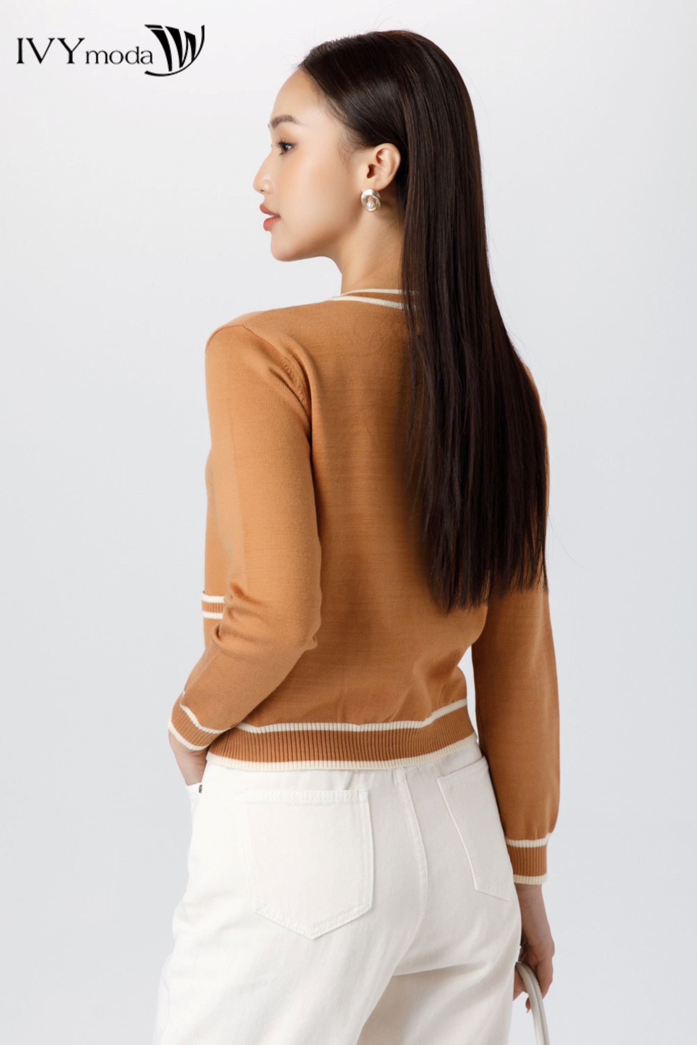 Áo khoác len viền màu nữ IVY Moda MS 77B8825