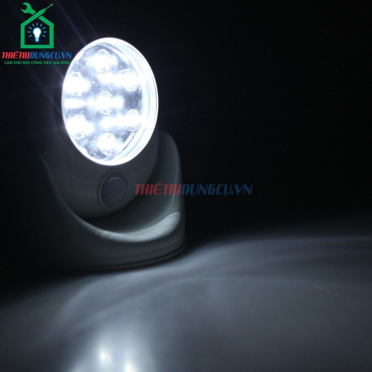 Đèn LED xoay 360 độ cảm ứng thông minh