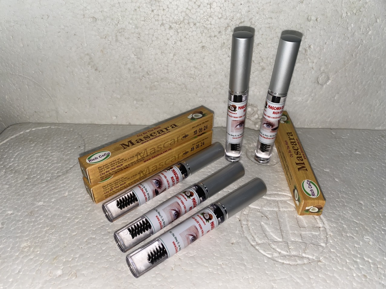 MASCARA DẦU DỪA DƯỠNG DÀI VÀ DẦY MI - RICH COCO