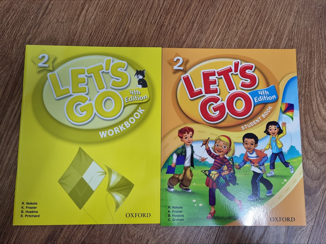 Bộ Let's go 2 bản 4th cho bé ( bộ 2 cuốn SB + WB)
