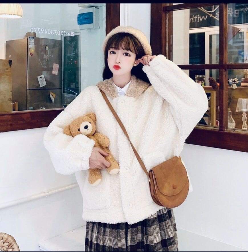 Áo khoác lông gấu khuy cài túi vuông phối mũ, áo khoác lông tai gáu, áo khoác lông nữ mượt mà, áo khoác lông mùa đông, áo lông khuy cài, áo khoác lông cừu ulzzang, CLOWE