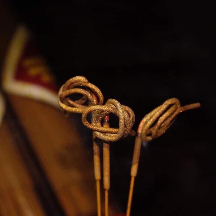 Nhang THẦN TÀI Thu Hút Tài Lộc (Bó 79 cây)