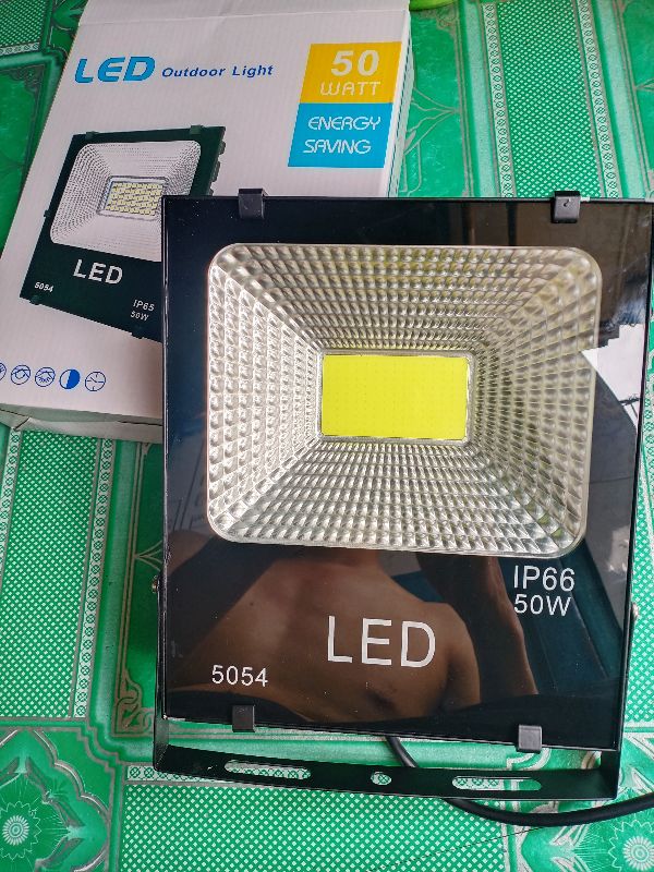 đen pha led 50w đủ công suất COB chính hãng