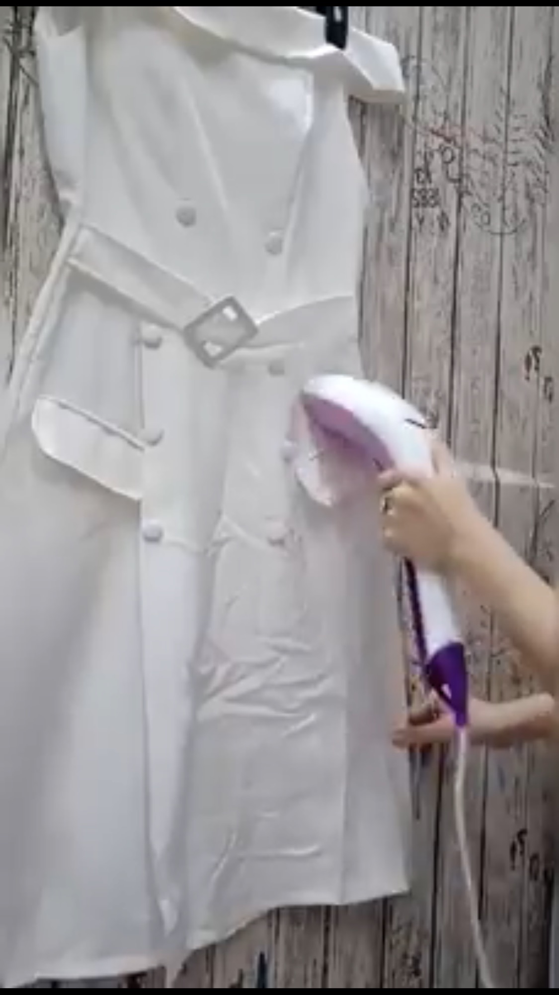 Bàn là hơi nước cầm tay Sokany